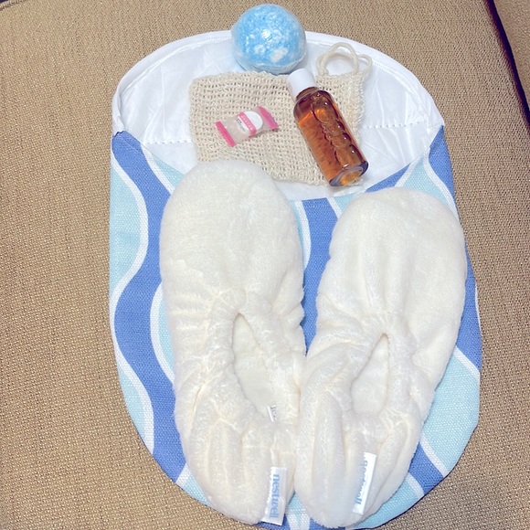 Spa Tote - Picture 2 of 7